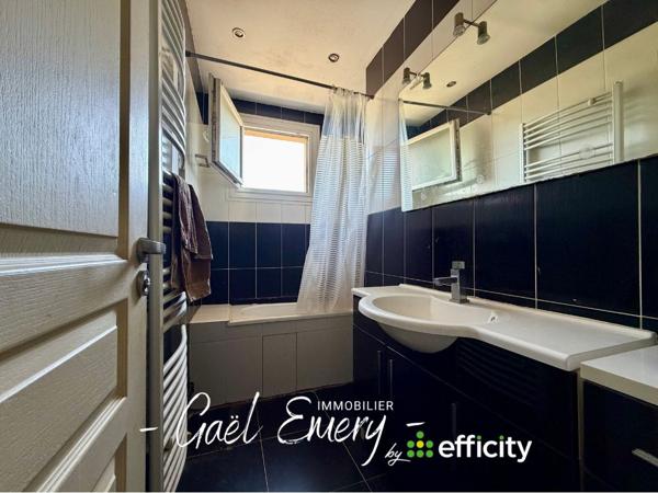 Maison
         6 pièces
        - 86 m² Exclusivité 157 600 € *