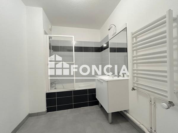 Location Appartement 3 pièces 64.4 m² - 8-18 PLACE ROSA PARKS Nantes 44000