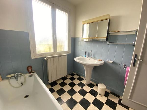 Maison traditionnelle - LE COTEAU - 5 Pièces