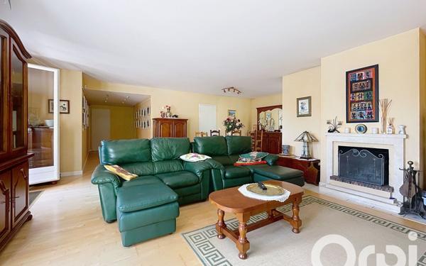 Maison à vendre    6 pièces • 225 m2 Ballainvilliers