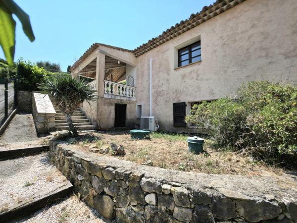 MAISON FAMILIALE-150 m², 4 CHAMBRES, BUREAU, TERRASSE ET SUITE PARENTALE.