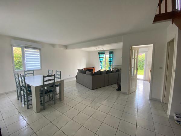 Maison Trelaze 6 pièce(s) 120 m2