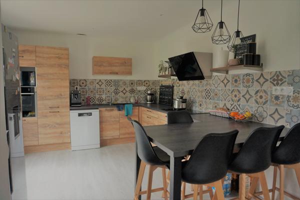 MAISON 3 Chambres 2214 m2 de terrain