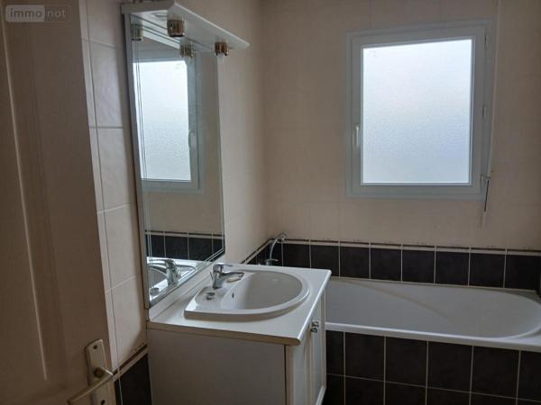 Maison à louer à Challans en Vendée (85300), ref : 85091-L396