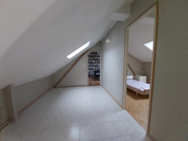 Fermette 4ch, terrain avec étang, dependance