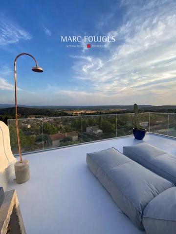 A vendre – Une maison suspendue au-dessus d’Éguilles