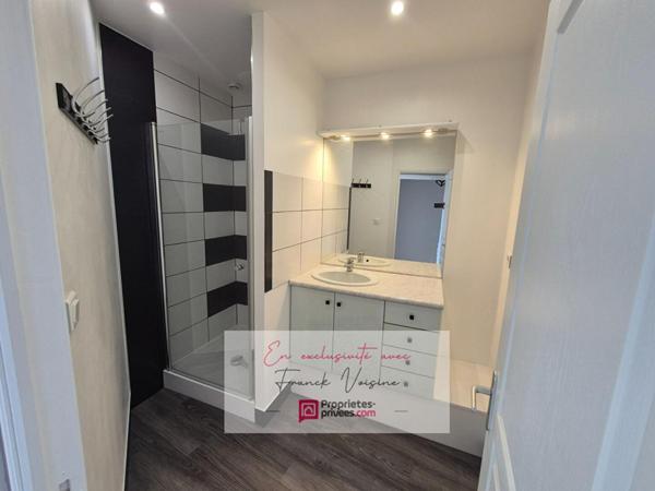 A VENDRE en Exclusivité aux Herbiers, Maison de  ville de 65 m2 avec 2 chambres et cour fermée