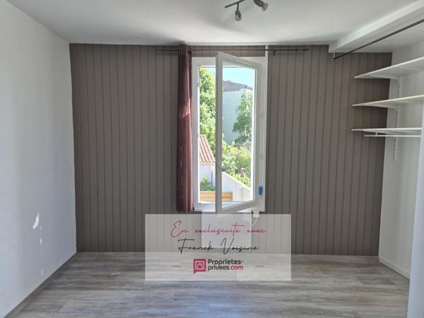 A VENDRE en Exclusivité aux Herbiers, Maison de  ville de 65 m2 avec 2 chambres et cour fermée