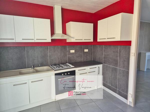 A VENDRE en Exclusivité aux Herbiers, Maison de  ville de 65 m2 avec 2 chambres et cour fermée