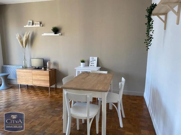 Appartement à louer 2 pièces 41.89m² Brive-la-Gaillarde (19100)