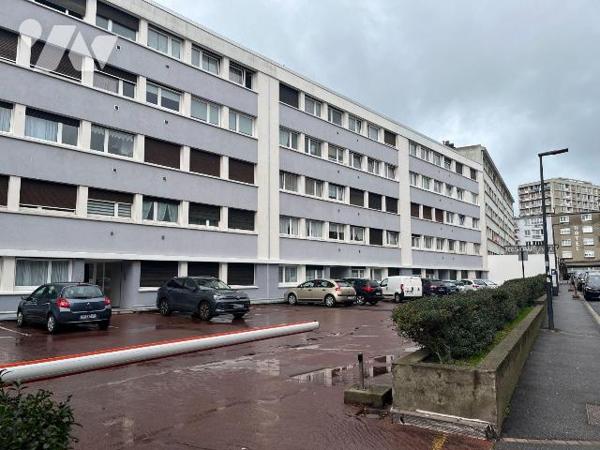 Uniquement chez votre Notaire.
Notre Service Immobilier vous propose cet appartement situé en ...