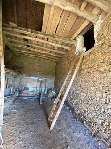 Fermette 48m2 plain pied 3 pièces 29000€  NOUZEROLLES (23)