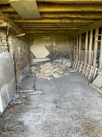 Fermette 48m2 plain pied 3 pièces 29000€  NOUZEROLLES (23)