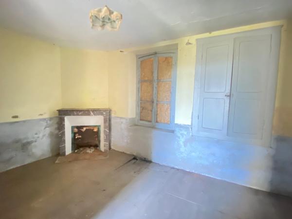 Fermette 48m2 plain pied 3 pièces 29000€  NOUZEROLLES (23)