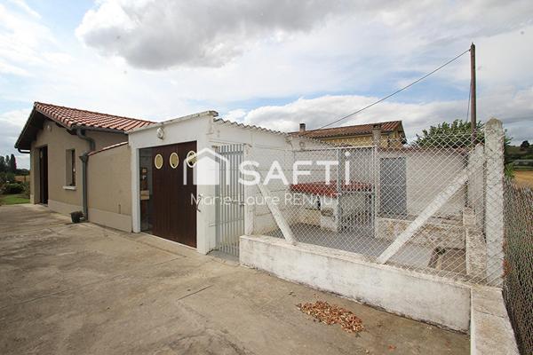 Maison sur sous-sol et grand garage - 3 chambres - Habitable à moderniser