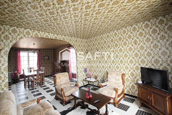 Maison sur sous-sol et grand garage - 3 chambres - Habitable à moderniser