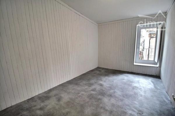 MONTBLANC HERAULT - EXCLUSIVITÉ : Immeuble en monopropriété de deux appartements d'environ 30 m2 chacun.