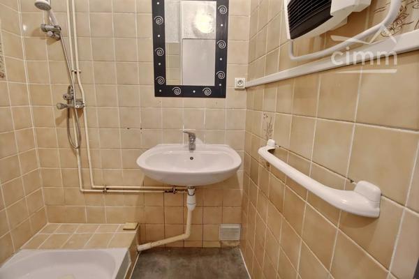 MONTBLANC HERAULT - EXCLUSIVITÉ : Immeuble en monopropriété de deux appartements d'environ 30 m2 chacun.