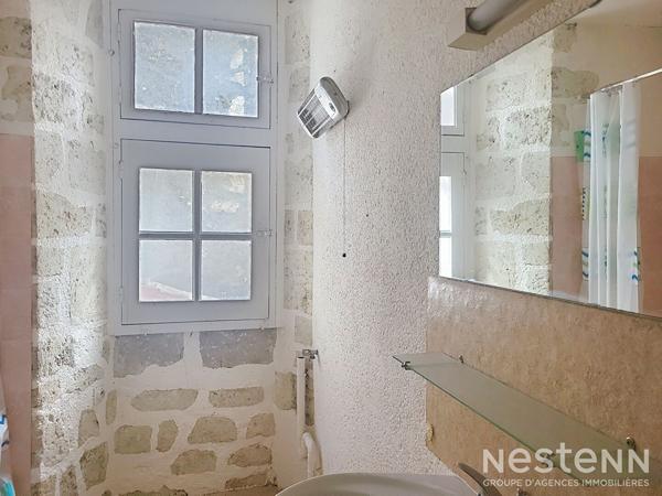 A Vendre Immeuble en pierre à rénover sur deux étages avec garage au coeur de Condom