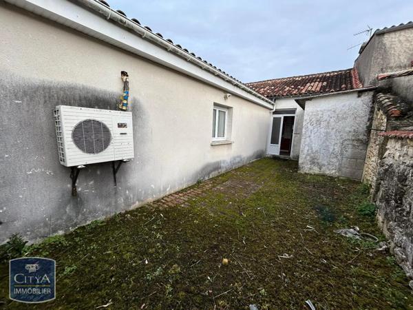 Local commercial à vendre 207m² Soyaux (16800)