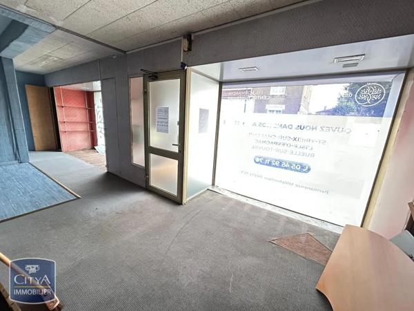 Local commercial à vendre 207m² Soyaux (16800)