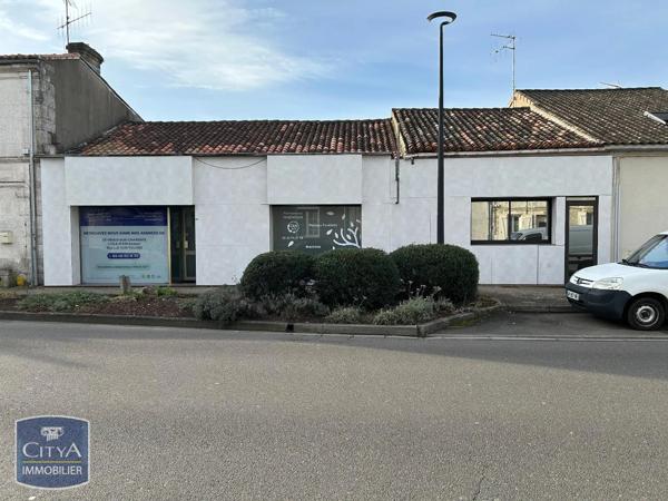 Local commercial à vendre 207m² Soyaux (16800)