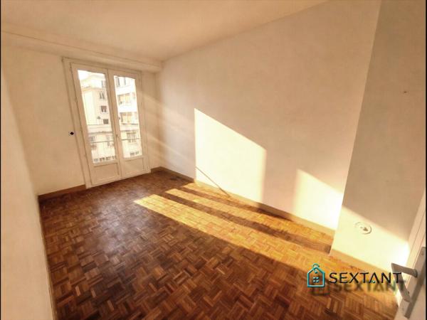 APPARTEMENT 5P QUAI DE SEINE RIVE DROITE