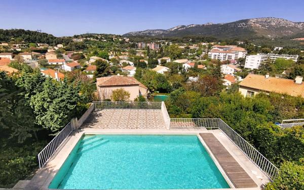 Maison à vendre    4 pièces • 163 m2 Toulon