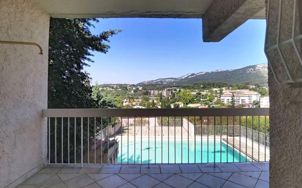 Maison à vendre    4 pièces • 163 m2 Toulon