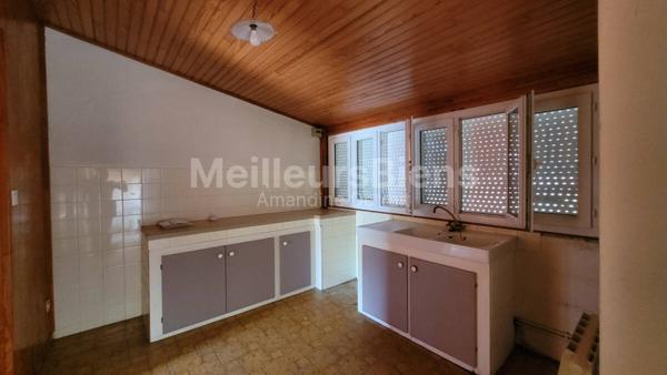 Maison T2 27m², terrain 120 m², en centre ville