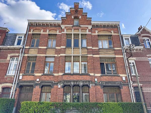 Co exclusivité , Lille Saint Maurice, Appartement de 117.65 m2 avec terrasse, inscrit dans une petite copropriété Lille