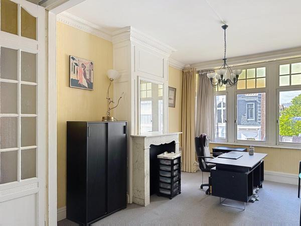 Co exclusivité , Lille Saint Maurice, Appartement de 117.65 m2 avec terrasse, inscrit dans une petite copropriété Lille