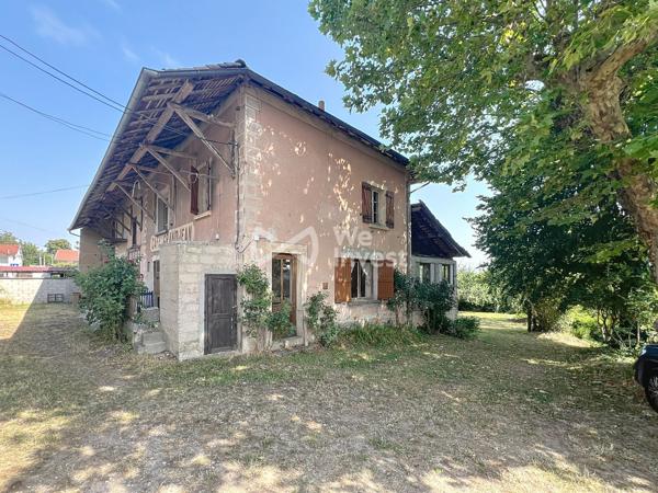 Ancienne bâtisse de charme avec dépendances Saint-Savin