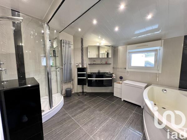 Maison 6 pièces de 115 m² à Montigny-le-Bretonneux (78180)