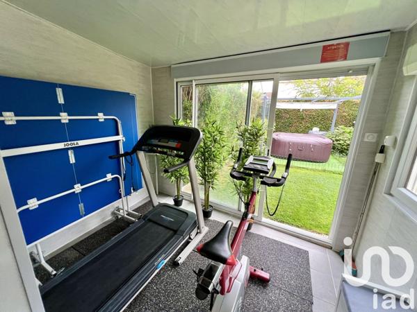 Maison 6 pièces de 115 m² à Montigny-le-Bretonneux (78180)