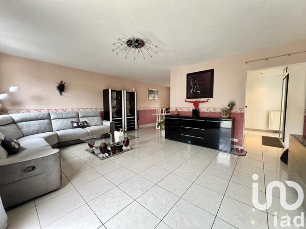 Maison 6 pièces de 115 m² à Montigny-le-Bretonneux (78180)