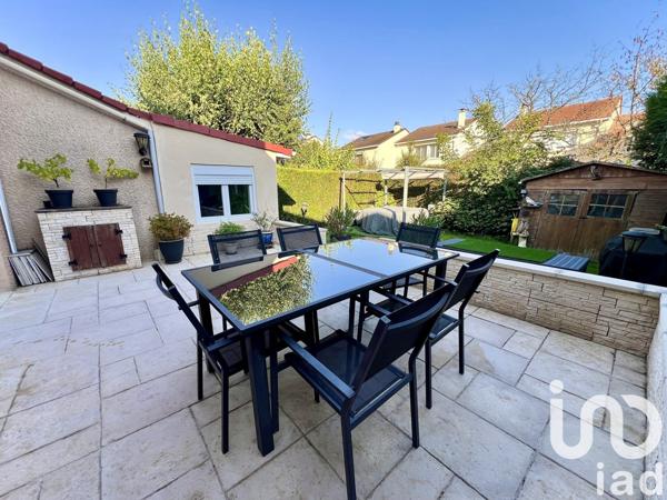 Maison 6 pièces de 115 m² à Montigny-le-Bretonneux (78180)