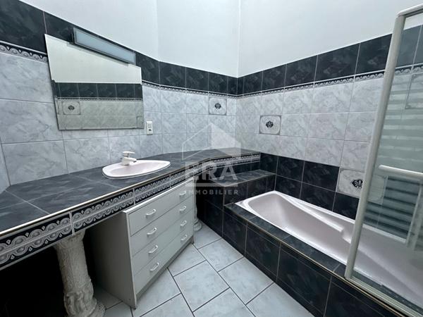 Lot de deux appartements dans un immeuble de caractère