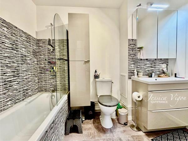 DUPLEX DE STANDING – DERNIER ÉTAGE – TERRASSE – GARAGE FERMÉ