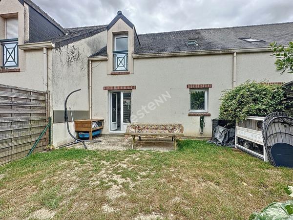 Maison à vendre à SAINT GEREON, proche commodités, avec 3 chambres, garage et jardin.
