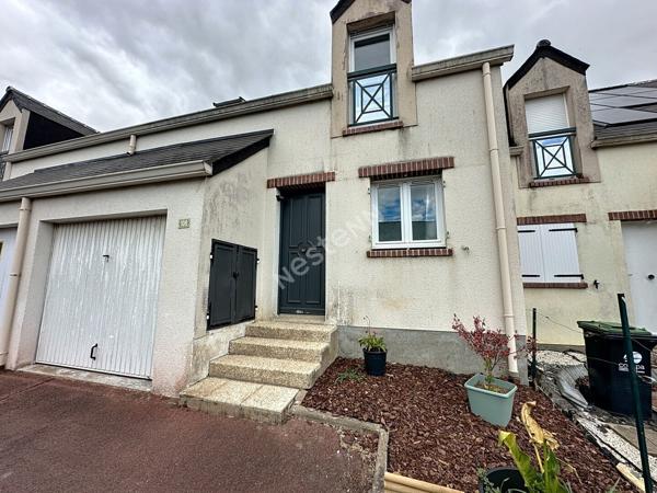 Maison à vendre à SAINT GEREON, proche commodités, avec 3 chambres, garage et jardin.