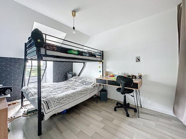 Maison à vendre à SAINT GEREON, proche commodités, avec 3 chambres, garage et jardin.