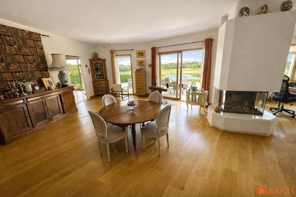 Villa aux volumes généreux  avec vue à 180 degrés sur le golf