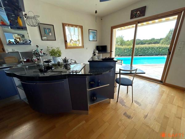 Villa aux volumes généreux  avec vue à 180 degrés sur le golf