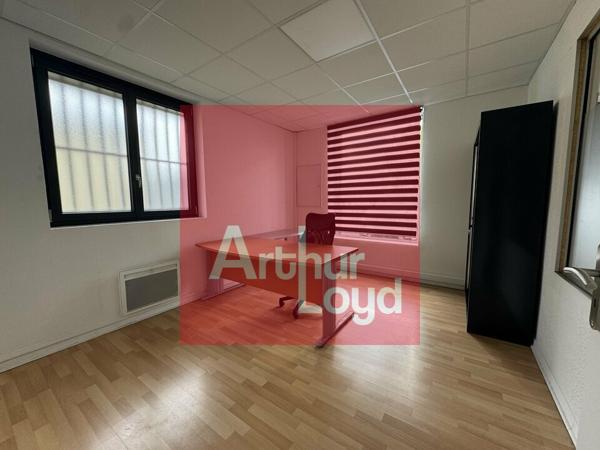 Bureaux 159 m² à louer en zone commerciale BOE