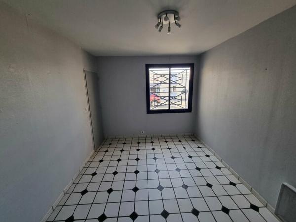 OFFREZ À VOTRE ACTIVITÉ UNE ADRESSE STRATÉGIQUE À PROXIMITÉ DE L'AVENUE DE PARIS