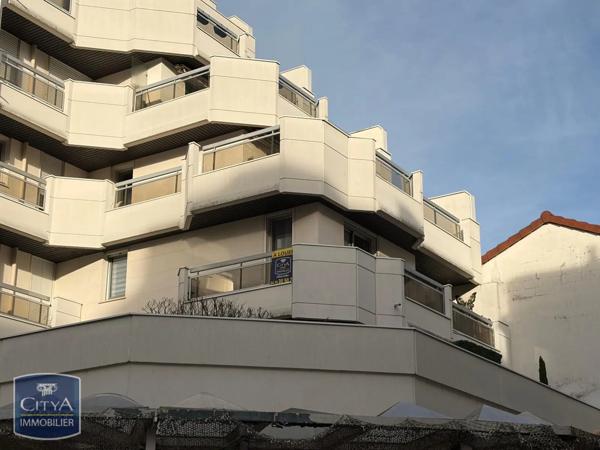 Appartement à louer 2 pièces 65.9m²