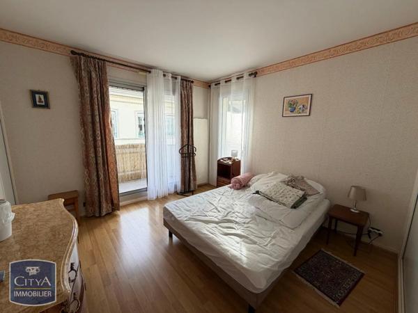 Appartement à louer 2 pièces 65.9m²