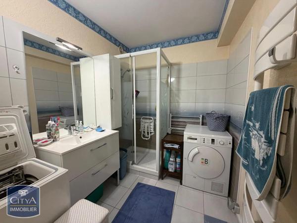 Appartement à louer 2 pièces 65.9m²