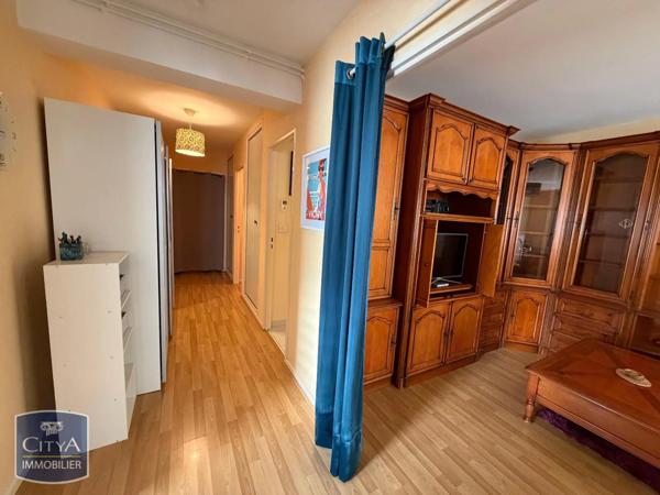 Appartement à louer 2 pièces 65.9m²